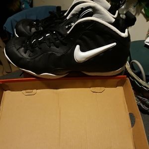 Athletic shoe size 11 foamposites